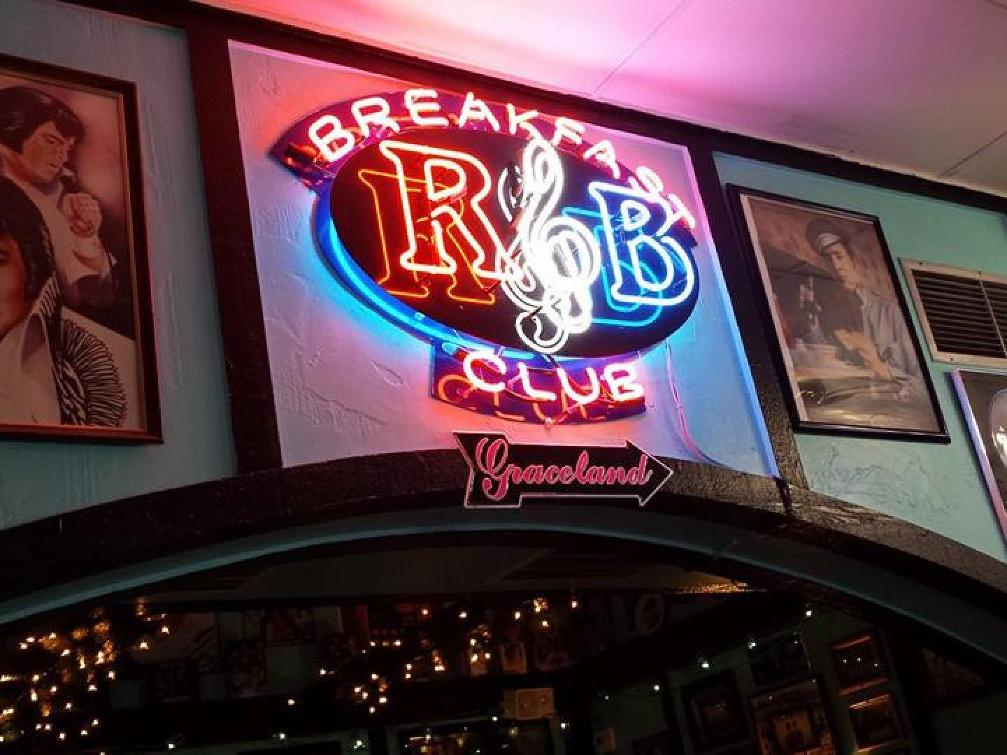 ElvisThemed DineIn Restaurant Cheyenne, WY R&B Breakfast Club